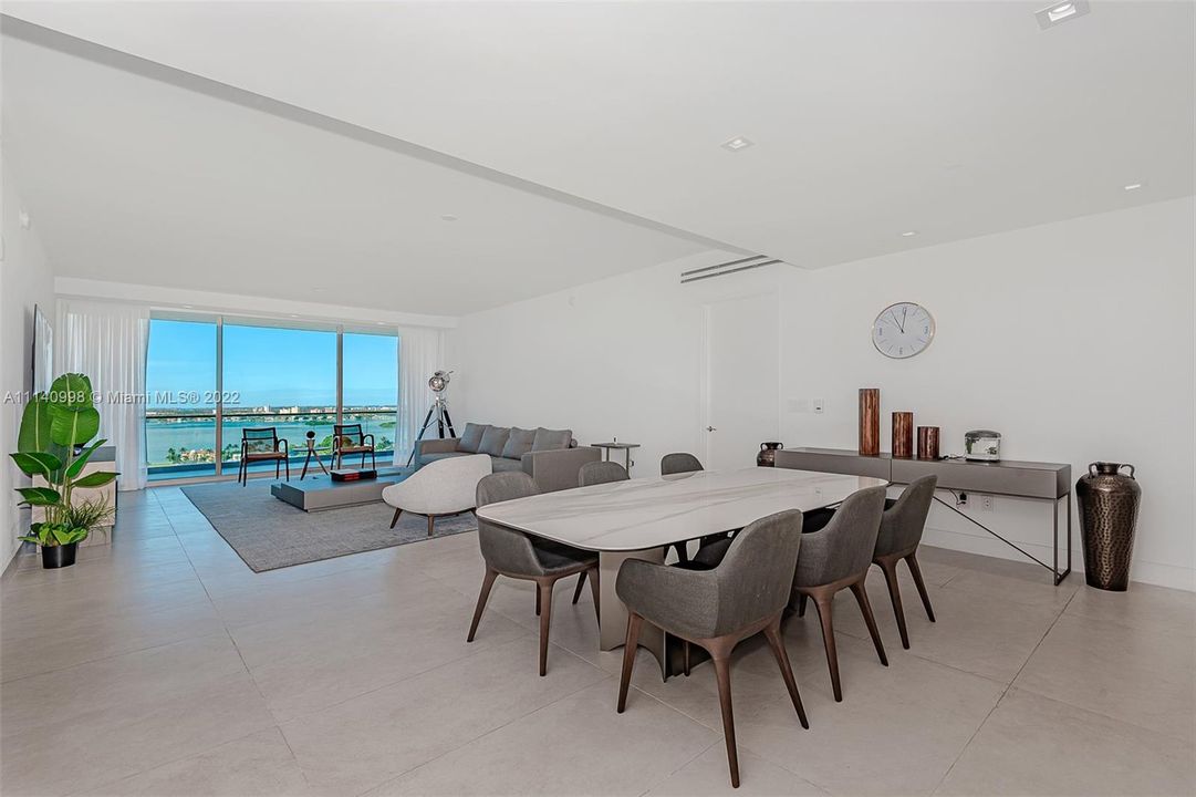 Recently Sold: $4,295,000 (2 beds, 3 baths, 2226 Square Feet)