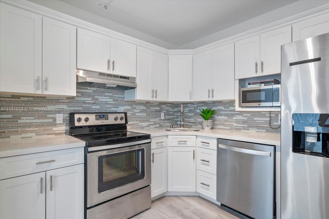 Recently Sold: $828,000 (2 beds, 2 baths, 1154 Square Feet)