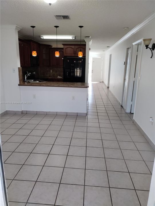 Recently Rented: $1,700 (2 beds, 2 baths, 1100 Square Feet)