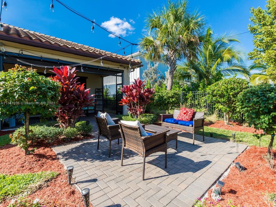 Recently Sold: $750,000 (3 beds, 3 baths, 3213 Square Feet)