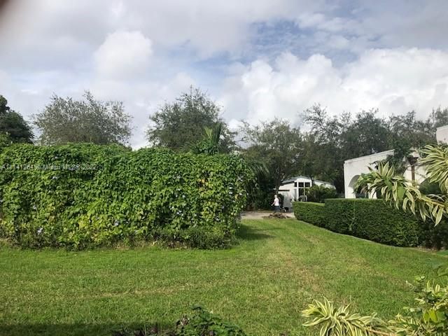 Recently Sold: $1,200,000 (4 beds, 3 baths, 2416 Square Feet)