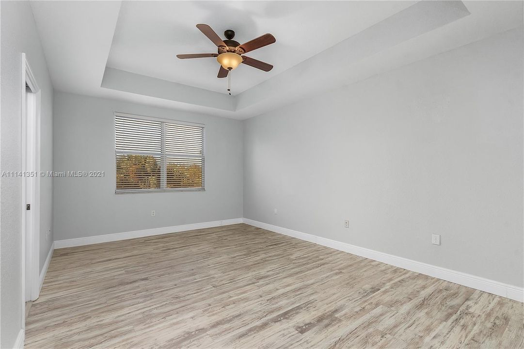 Recently Sold: $310,000 (2 beds, 2 baths, 1749 Square Feet)