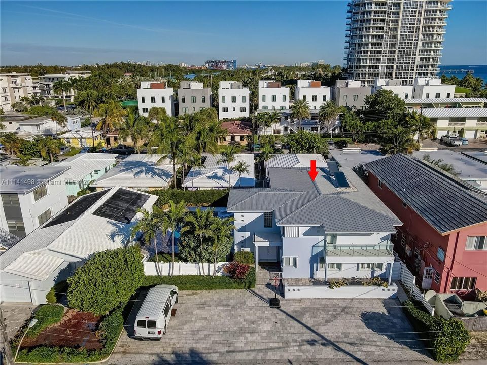 Recently Sold: $2,849,000 (4 beds, 5 baths, 10780 Square Feet)