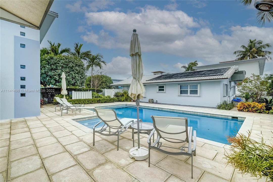 Recently Sold: $2,849,000 (4 beds, 5 baths, 10780 Square Feet)