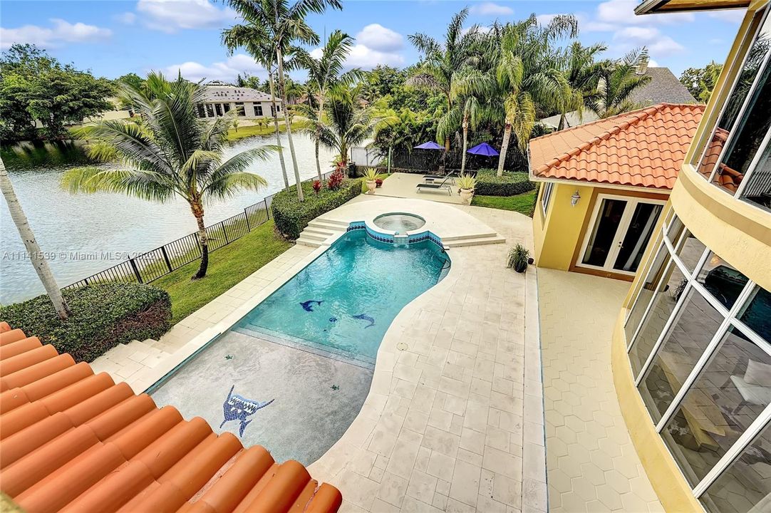 Recently Sold: $1,700,000 (6 beds, 4 baths, 4963 Square Feet)