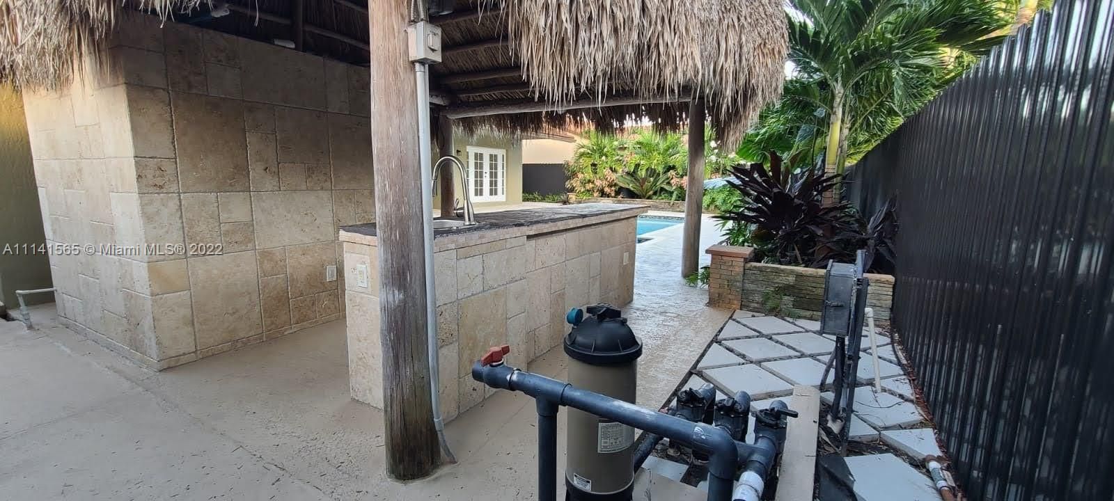 最近租的: $3,600 (4 贝兹, 2 浴室, 1614 平方英尺)