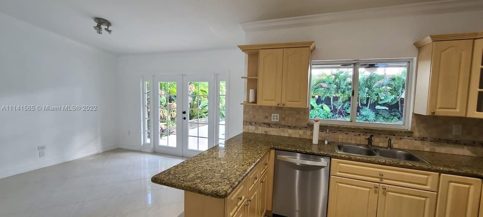 最近租的: $3,600 (4 贝兹, 2 浴室, 1614 平方英尺)