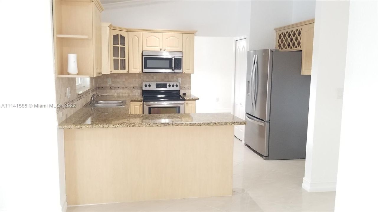 最近租的: $3,600 (4 贝兹, 2 浴室, 1614 平方英尺)