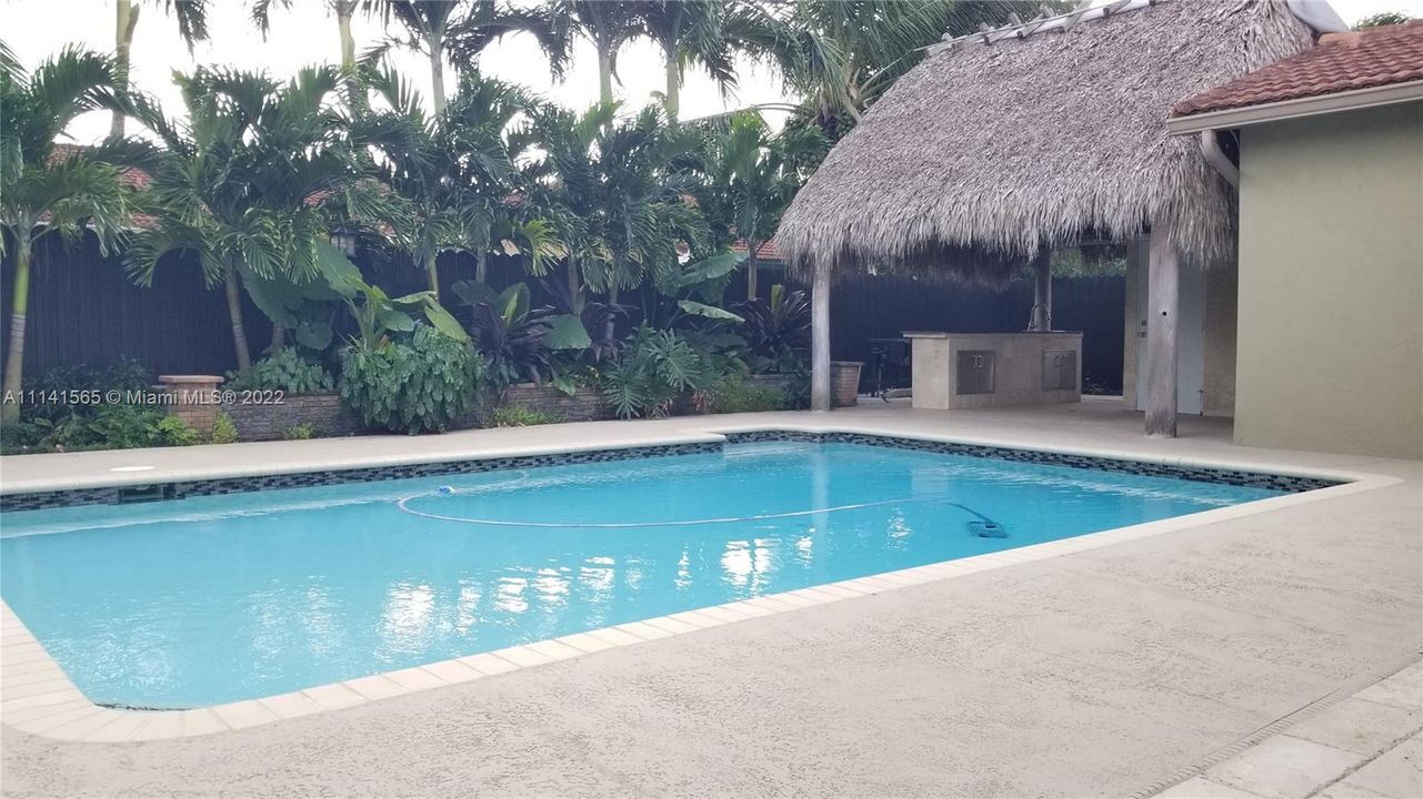 最近租的: $3,600 (4 贝兹, 2 浴室, 1614 平方英尺)