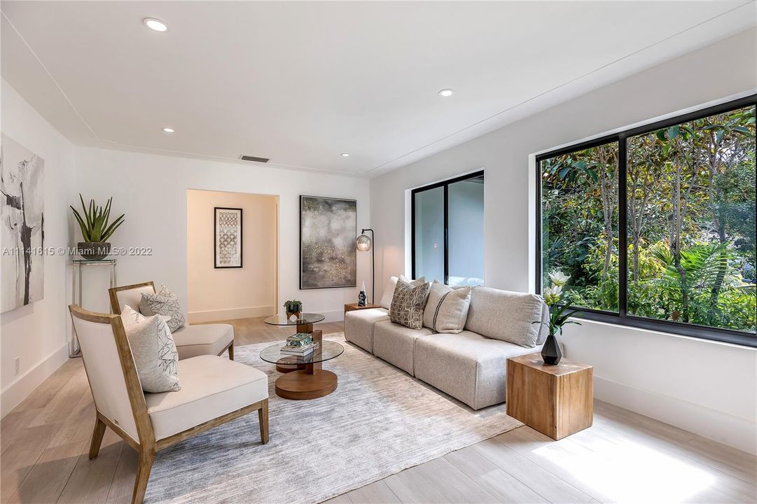 Recently Sold: $2,579,000 (4 beds, 4 baths, 3170 Square Feet)