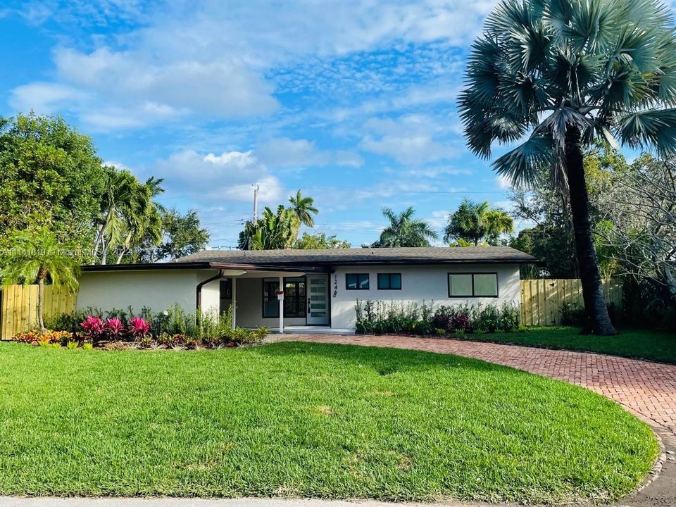 Recently Sold: $1,080,000 (3 beds, 3 baths, 1831 Square Feet)