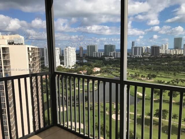 Recently Sold: $274,900 (2 beds, 2 baths, 1157 Square Feet)