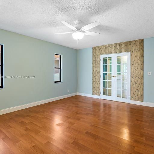 Recently Sold: $729,999 (4 beds, 3 baths, 2252 Square Feet)