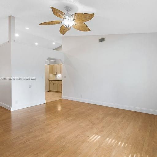 Recently Sold: $729,999 (4 beds, 3 baths, 2252 Square Feet)