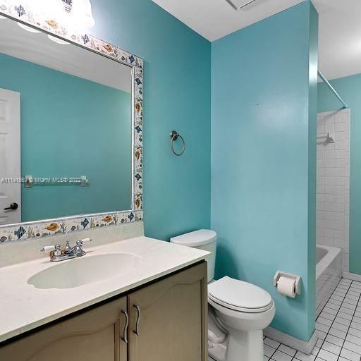 Recently Sold: $729,999 (4 beds, 3 baths, 2252 Square Feet)