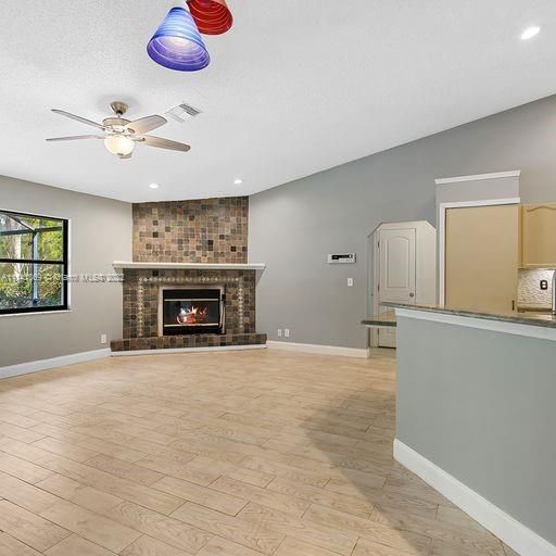 Recently Sold: $729,999 (4 beds, 3 baths, 2252 Square Feet)