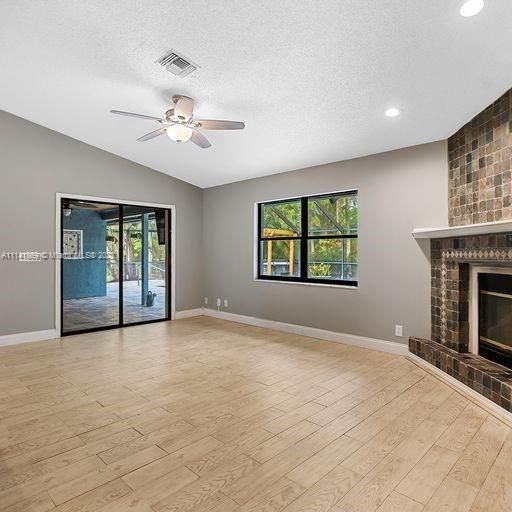 Recently Sold: $729,999 (4 beds, 3 baths, 2252 Square Feet)