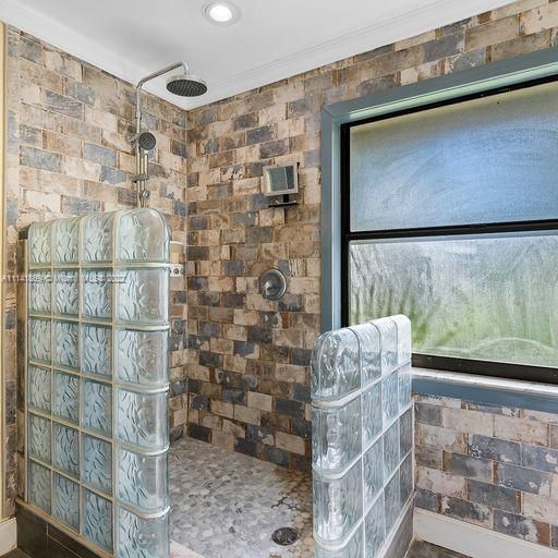Recently Sold: $729,999 (4 beds, 3 baths, 2252 Square Feet)