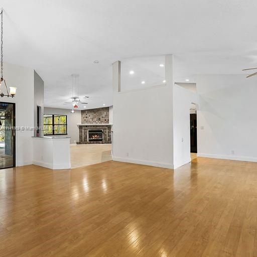 Recently Sold: $729,999 (4 beds, 3 baths, 2252 Square Feet)