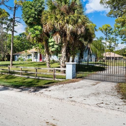 Recently Sold: $729,999 (4 beds, 3 baths, 2252 Square Feet)