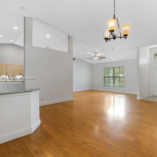 Recently Sold: $729,999 (4 beds, 3 baths, 2252 Square Feet)