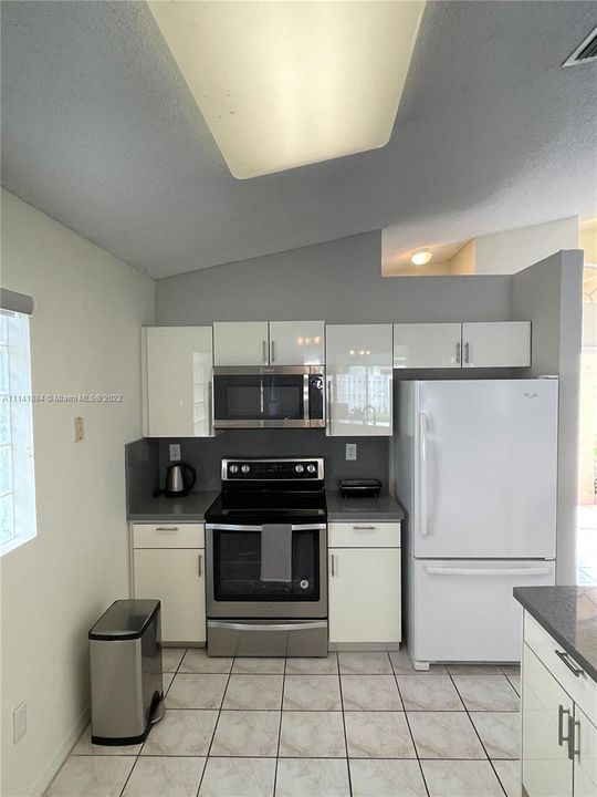 Recently Sold: $497,000 (3 beds, 2 baths, 1416 Square Feet)