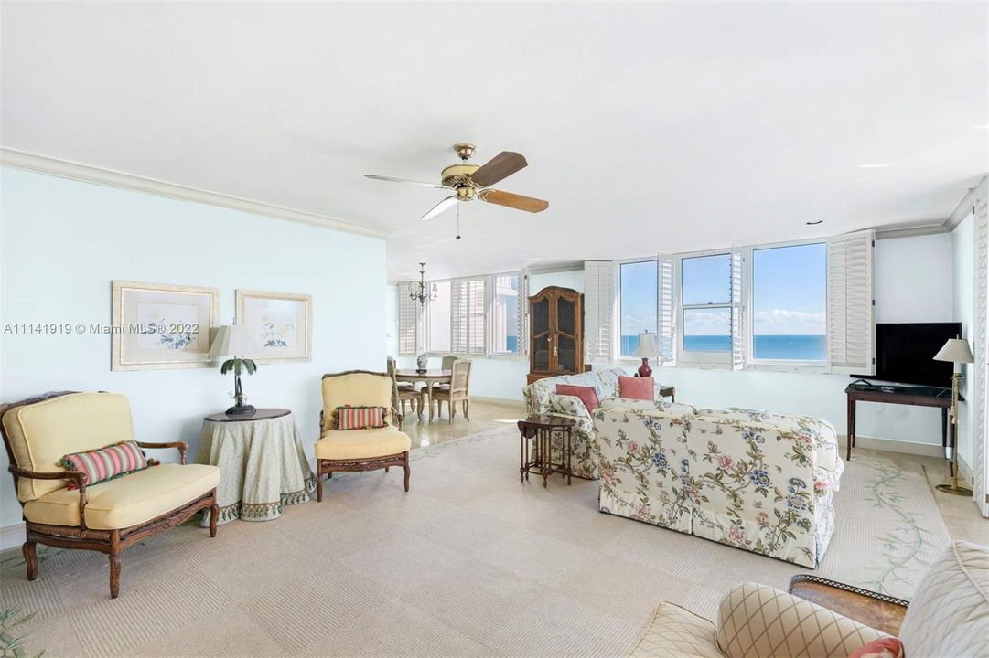 Recently Sold: $1,499,000 (2 beds, 2 baths, 1350 Square Feet)