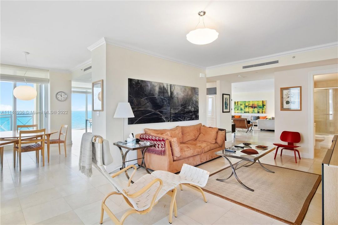 Recently Sold: $5,400,000 (3 beds, 5 baths, 3950 Square Feet)