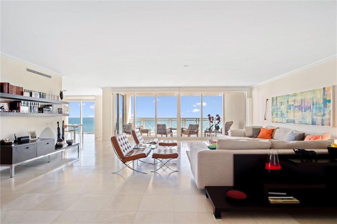 Recently Sold: $5,400,000 (3 beds, 5 baths, 3950 Square Feet)