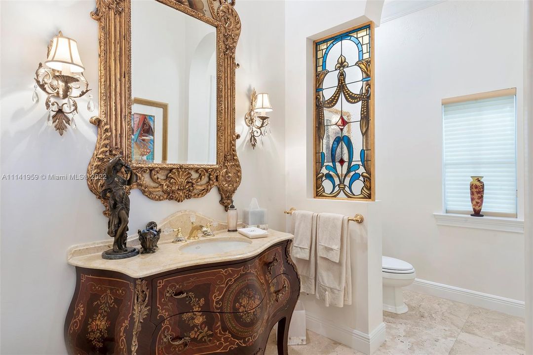 最近售出: $9,500,000 (5 贝兹, 6 浴室, 5258 平方英尺)