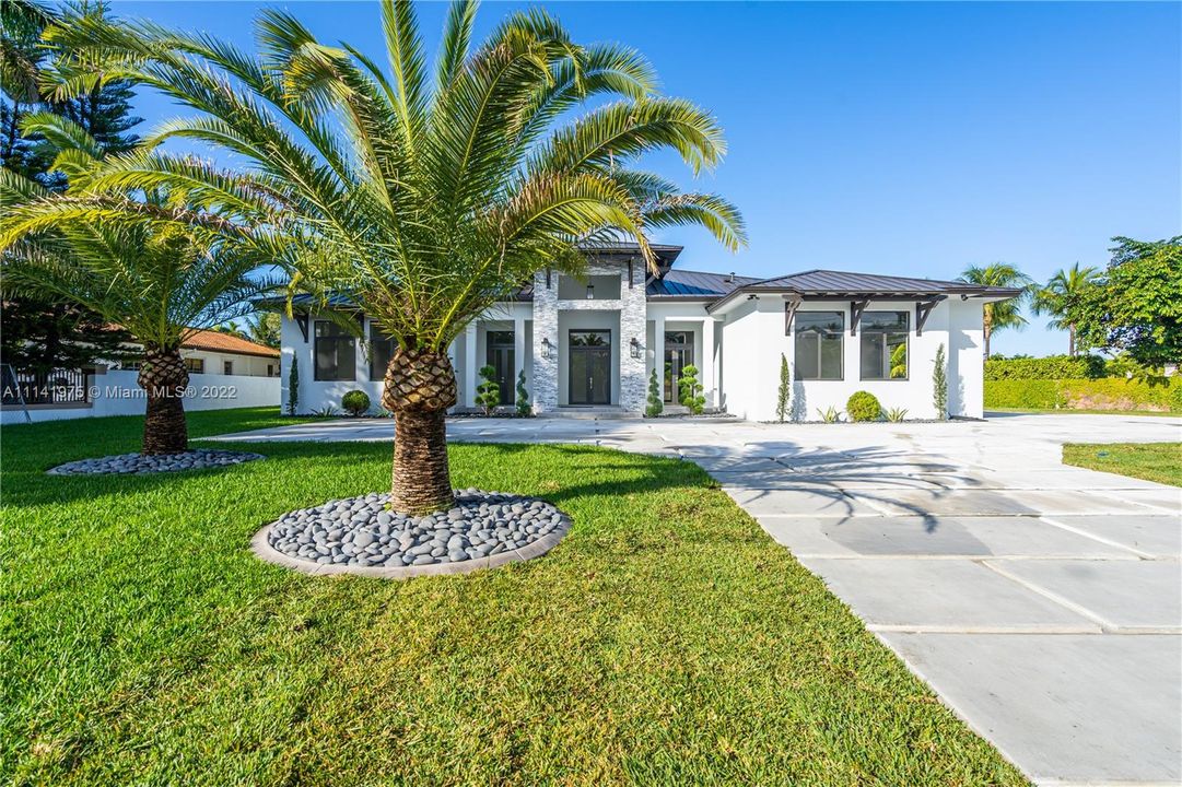 Recently Sold: $2,499,999 (5 beds, 5 baths, 0 Square Feet)