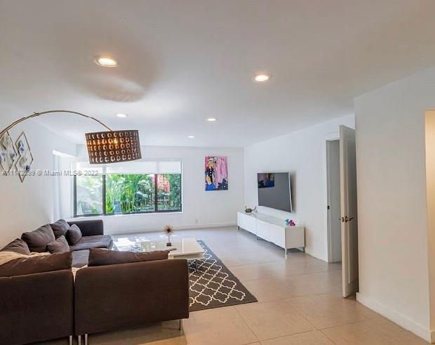 Recientemente alquilado: $9,000 (5 camas, 3 baños, 3120 Pies cuadrados)