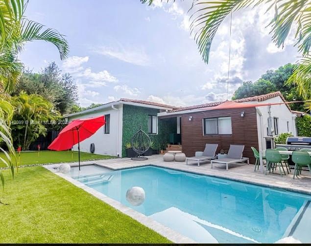 Recientemente alquilado: $9,000 (5 camas, 3 baños, 3120 Pies cuadrados)