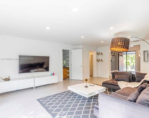 Recientemente alquilado: $9,000 (5 camas, 3 baños, 3120 Pies cuadrados)