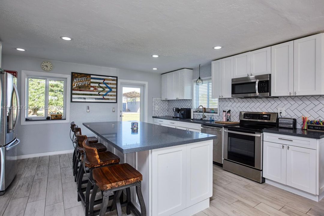 Недавно арендовано: $2,800 (2 спален, 1 ванн, 1080 Квадратных фут)