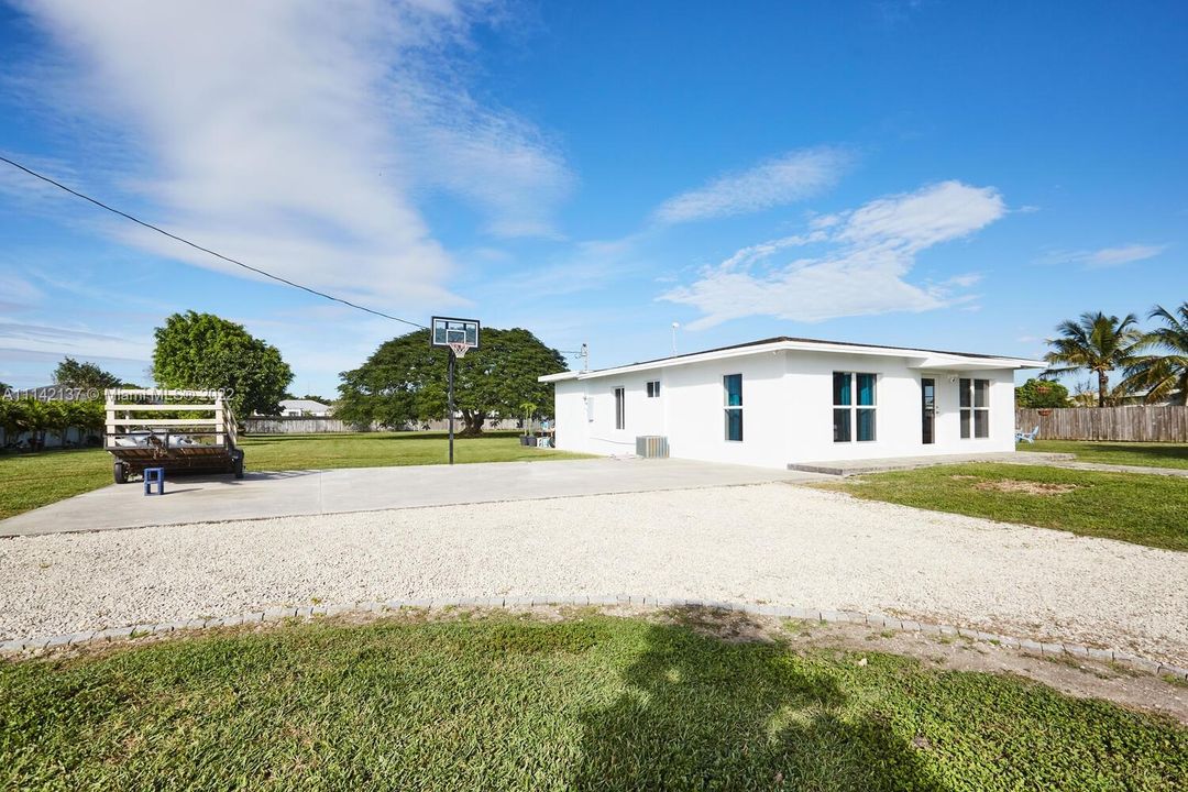 Недавно арендовано: $2,800 (2 спален, 1 ванн, 1080 Квадратных фут)