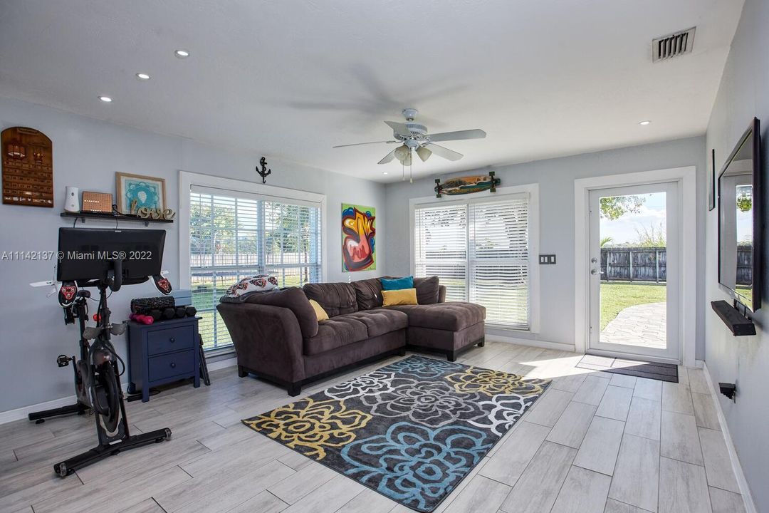 Недавно арендовано: $2,800 (2 спален, 1 ванн, 1080 Квадратных фут)