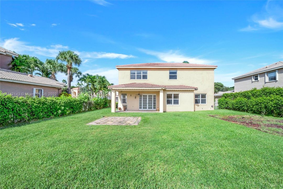 Recently Sold: $850,000 (4 beds, 3 baths, 2916 Square Feet)
