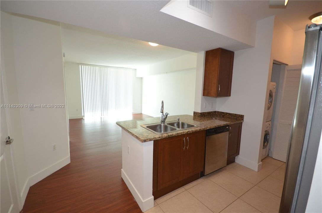 Recently Rented: $1,750 (1 beds, 1 baths, 835 Square Feet)