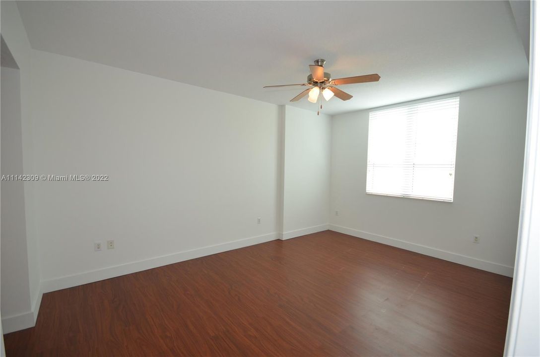 Recently Rented: $1,750 (1 beds, 1 baths, 835 Square Feet)