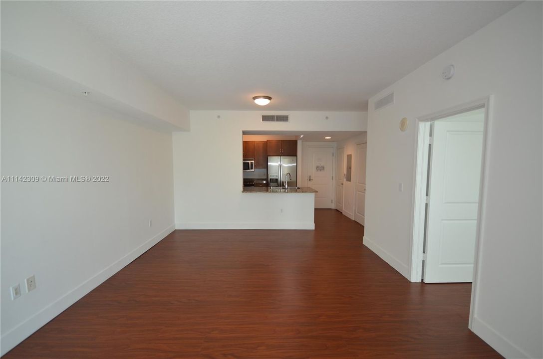 Recently Rented: $1,750 (1 beds, 1 baths, 835 Square Feet)