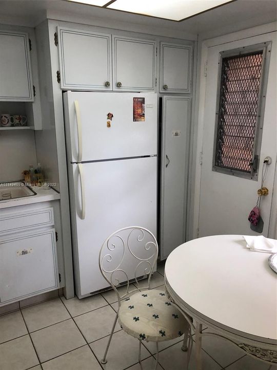 Recently Sold: $110,000 (1 beds, 1 baths, 777 Square Feet)