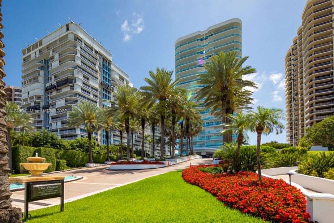 Recently Sold: $1,800,000 (2 beds, 3 baths, 2210 Square Feet)