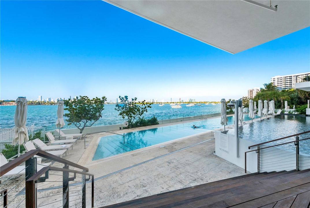 Gorgeous pool 116' ft pool with western sunset views!
