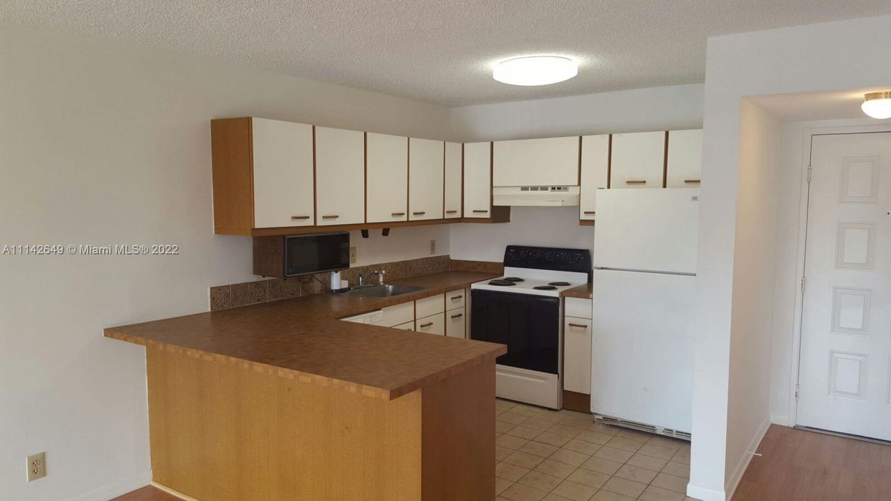 Recently Sold: $150,000 (1 beds, 1 baths, 770 Square Feet)