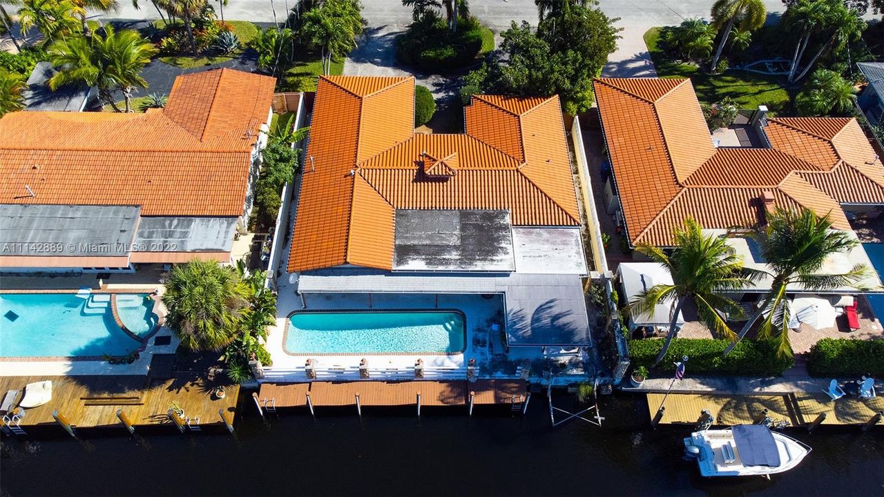 Recently Sold: $1,200,000 (4 beds, 2 baths, 2055 Square Feet)