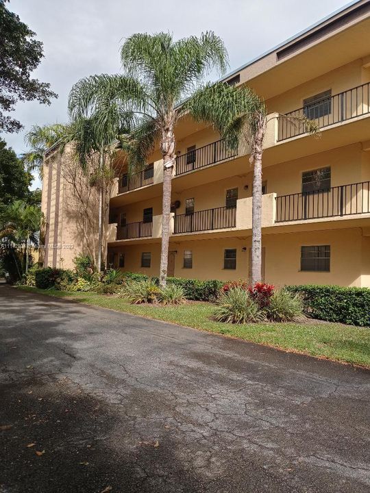 Recently Sold: $89,900 (1 beds, 1 baths, 710 Square Feet)
