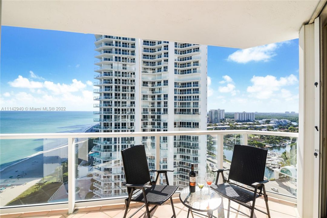 Recently Sold: $1,699,000 (3 beds, 3 baths, 2430 Square Feet)