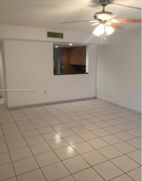 Recently Sold: $220,000 (2 beds, 2 baths, 965 Square Feet)