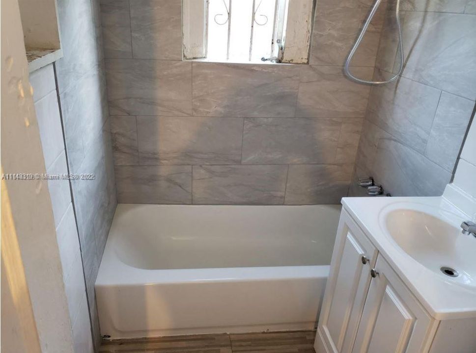 最近租的: $1,650 (3 贝兹, 1 浴室, 901 平方英尺)